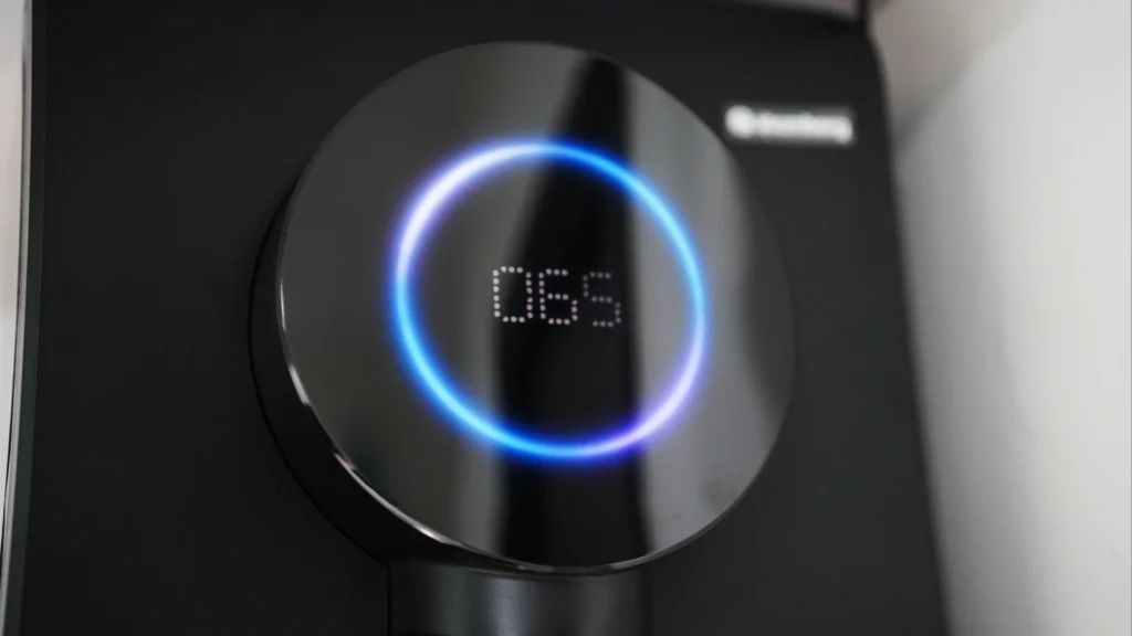 Atomberg Water Purifier display