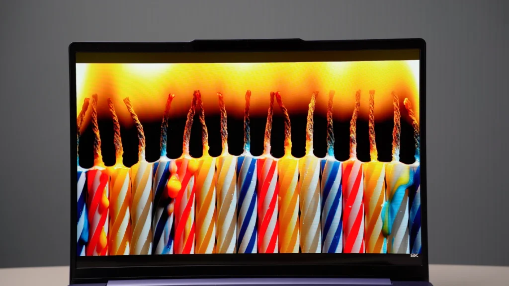 Motorola laptop oled display excellent