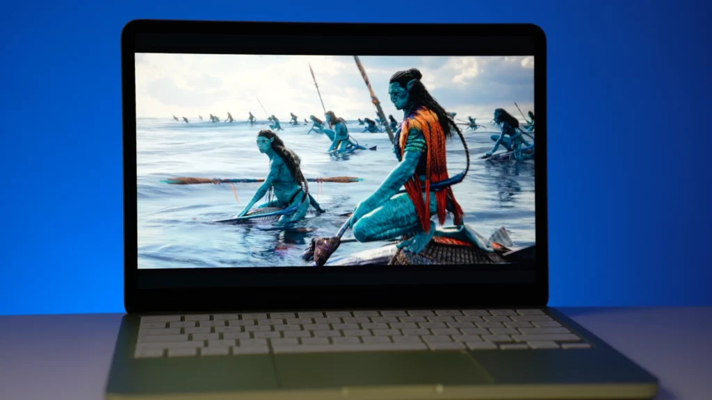 MacBook Neo 500 nits display