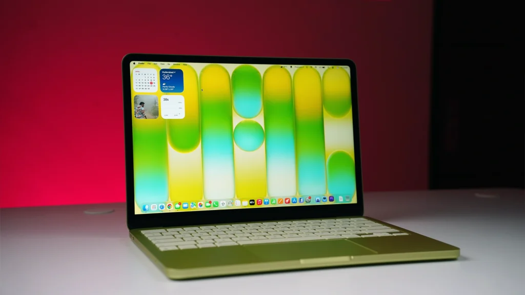 MacBook Neo display